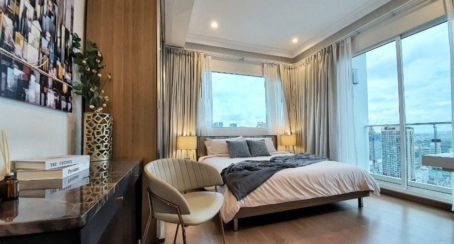 For rent 2 bedrooms condo in Ratchathewi, Bangkok