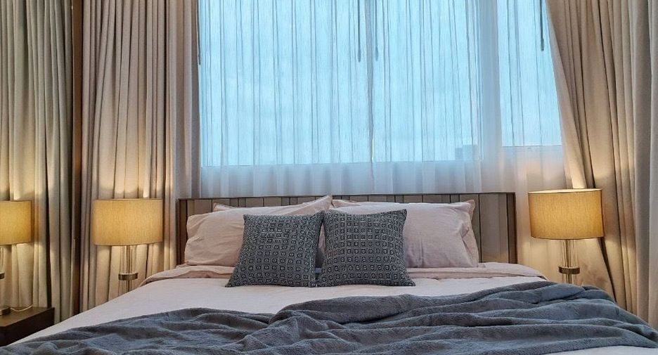 For rent 2 bedrooms condo in Ratchathewi, Bangkok