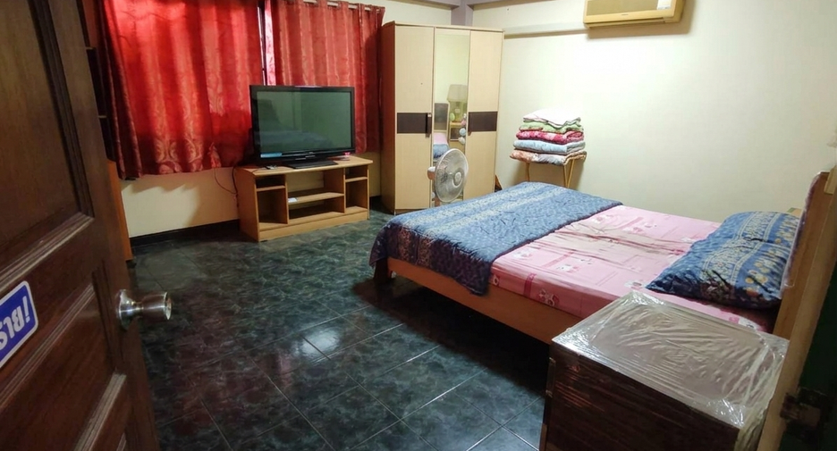 Reihenhaus zum Kauf mit 4 Zimmer in Mueang Chiang Mai, Chiang Mai