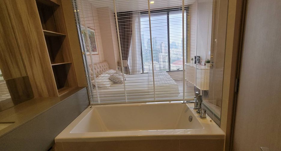 For rent 1 bed condo in Watthana, Bangkok