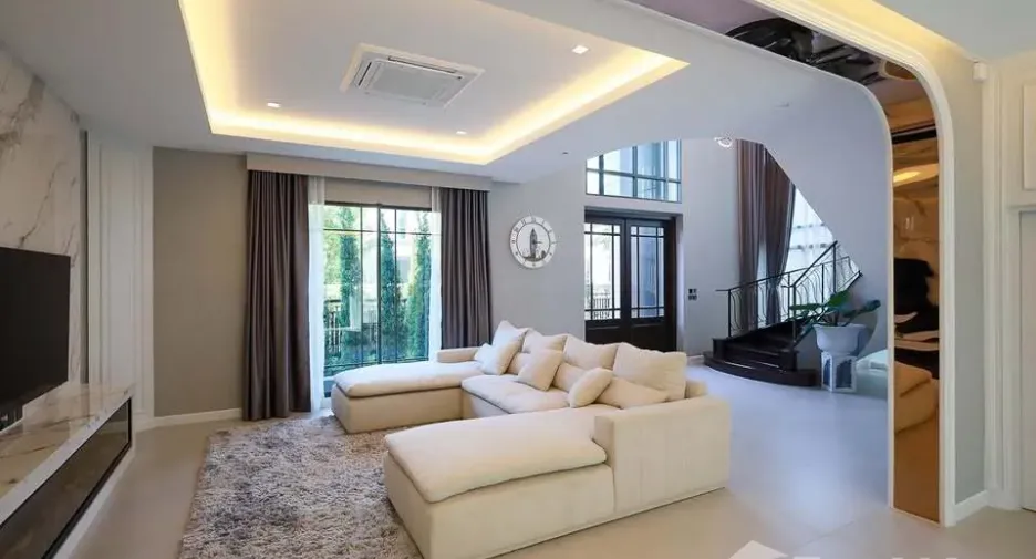 For sale and for rent 4 bedrooms house in Saphan Sung, Bangkok
