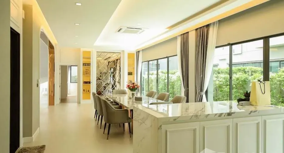 For sale and for rent 4 bedrooms house in Saphan Sung, Bangkok