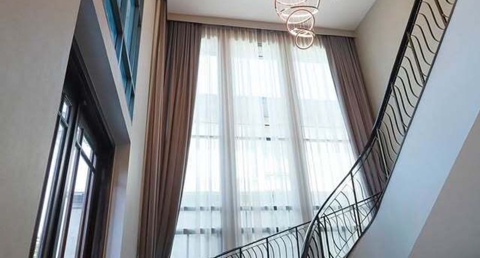 For sale and for rent 4 bedrooms house in Saphan Sung, Bangkok