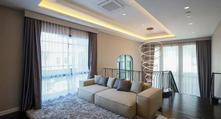 For sale and for rent 4 bedrooms house in Saphan Sung, Bangkok