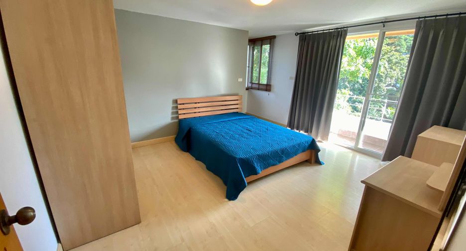 For rent 3 bedrooms condo in Watthana, Bangkok