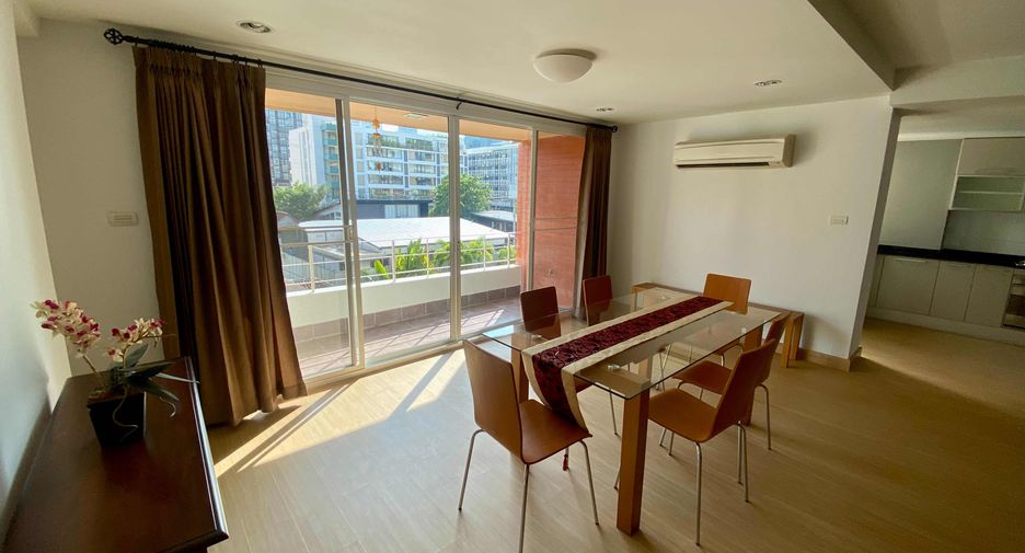 For rent 3 bedrooms condo in Watthana, Bangkok