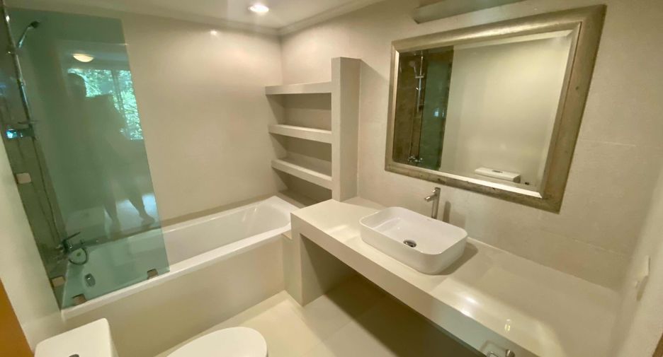 For rent 3 bedrooms condo in Watthana, Bangkok