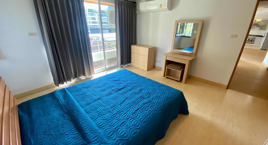 For rent 3 bedrooms condo in Watthana, Bangkok