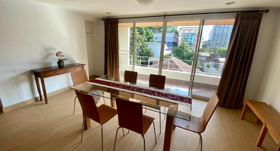 For rent 3 bedrooms condo in Watthana, Bangkok