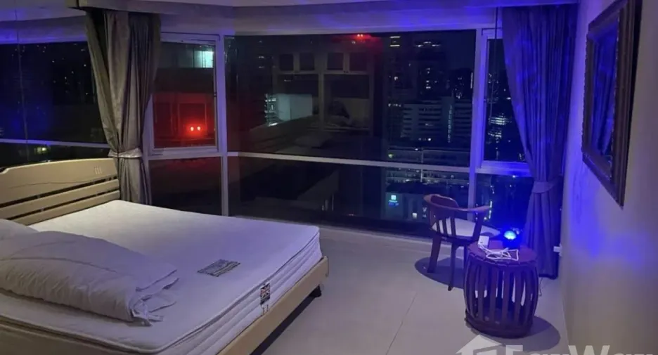 For rent 1 bed condo in Watthana, Bangkok