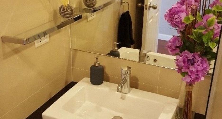 Wohnung zur Miete mit 2 Zimmer in Huai Khwang, Bangkok