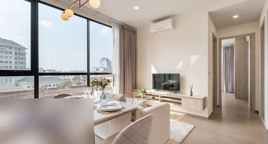 For rent 2 bedrooms condo in Ratchathewi, Bangkok