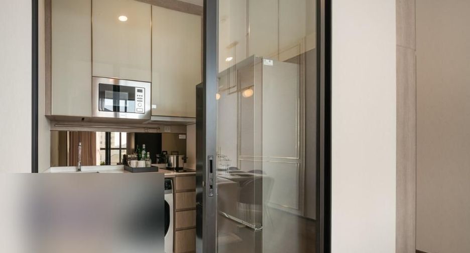 For rent 2 bedrooms condo in Ratchathewi, Bangkok