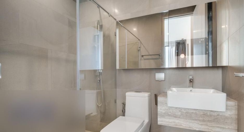 For rent 2 bedrooms condo in Ratchathewi, Bangkok