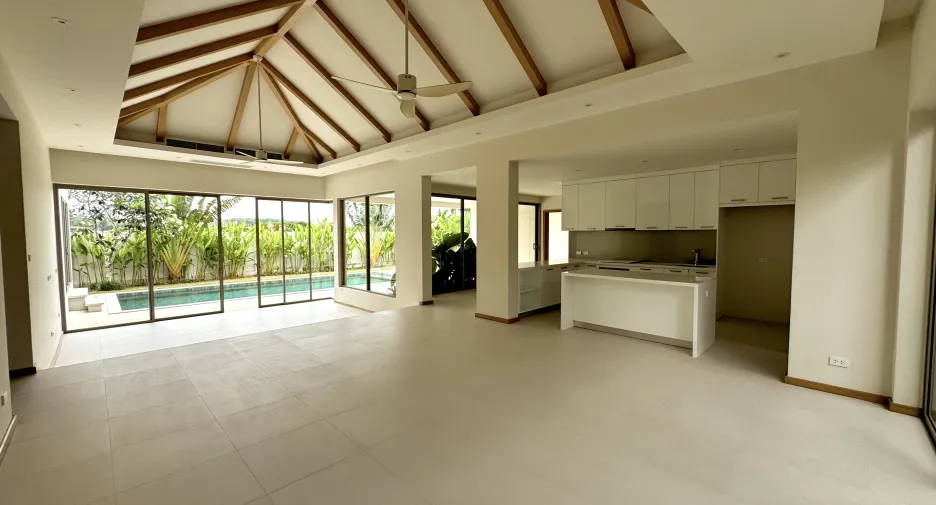 For sale 4 bedrooms villa in Thalang, Phuket