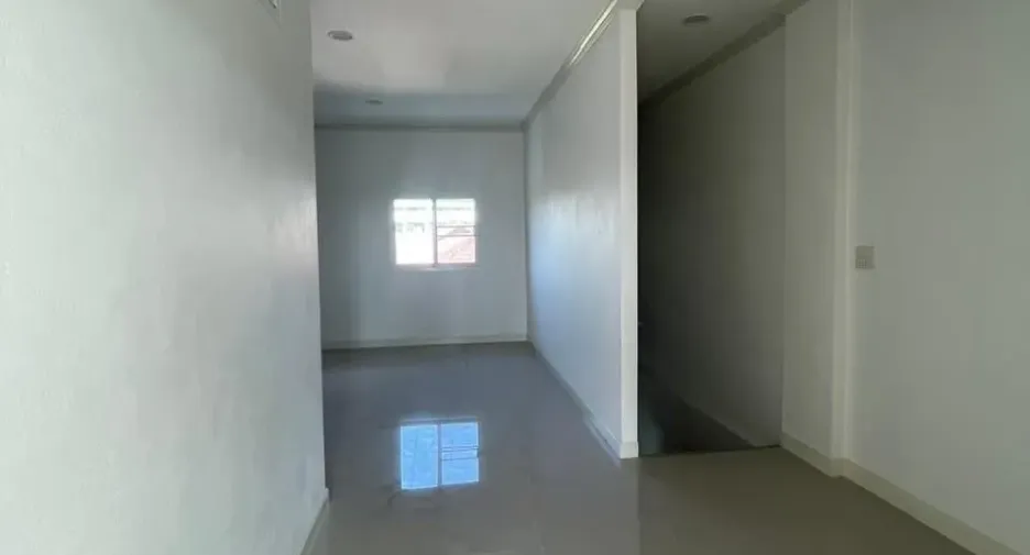 Büro zum Kauf mit 3 Zimmer in Mueang Lamphun, Lamphun