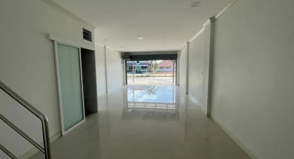 Büro zum Kauf mit 3 Zimmer in Mueang Lamphun, Lamphun