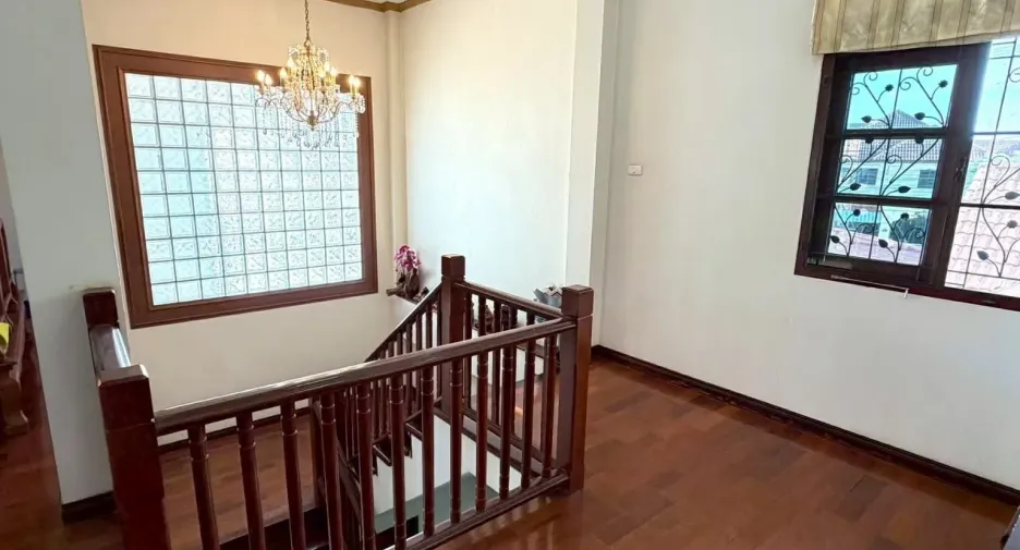 À vendre 4 chambres maison à San Sai, Chiang Mai