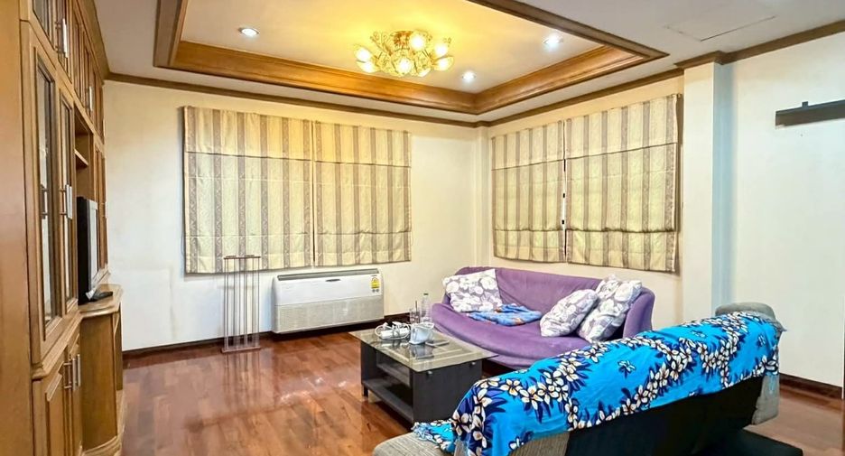 À vendre 4 chambres maison à San Sai, Chiang Mai