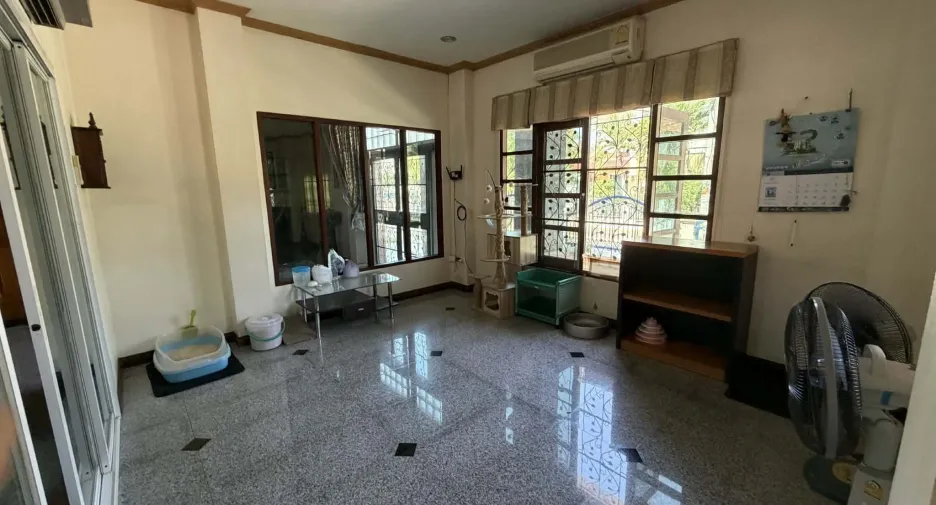 À vendre 4 chambres maison à San Sai, Chiang Mai