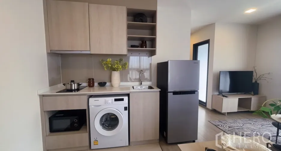 For rent 2 bedrooms condo in Watthana, Bangkok