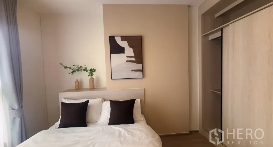 For rent 2 bedrooms condo in Watthana, Bangkok