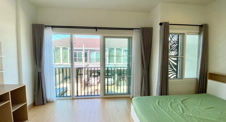 For rent 3 bedrooms townhouse in Mueang Chiang Mai, Chiang Mai