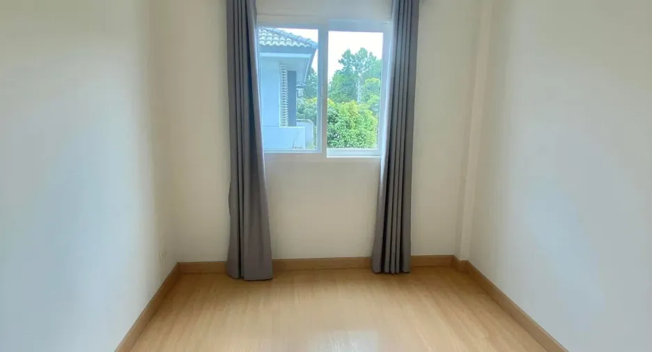 For rent 3 bedrooms townhouse in Mueang Chiang Mai, Chiang Mai