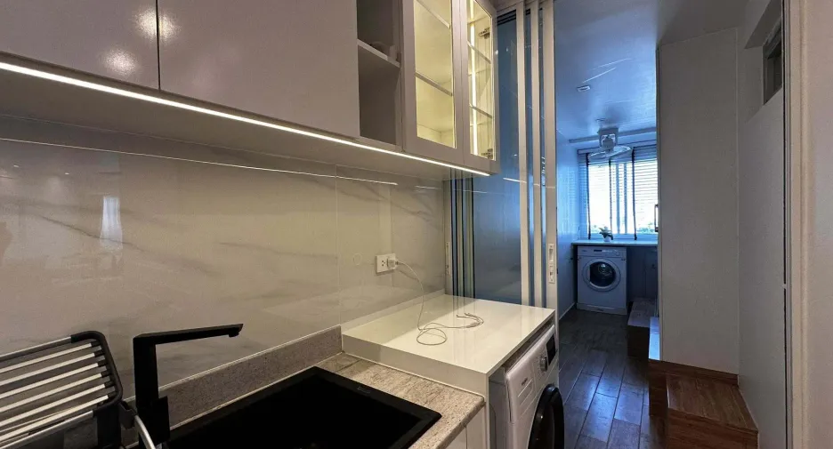 For rent 2 bedrooms condo in Yan Nawa, Bangkok
