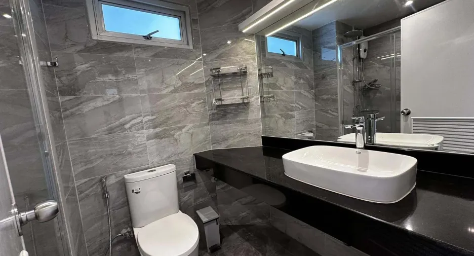 For rent 2 bedrooms condo in Yan Nawa, Bangkok