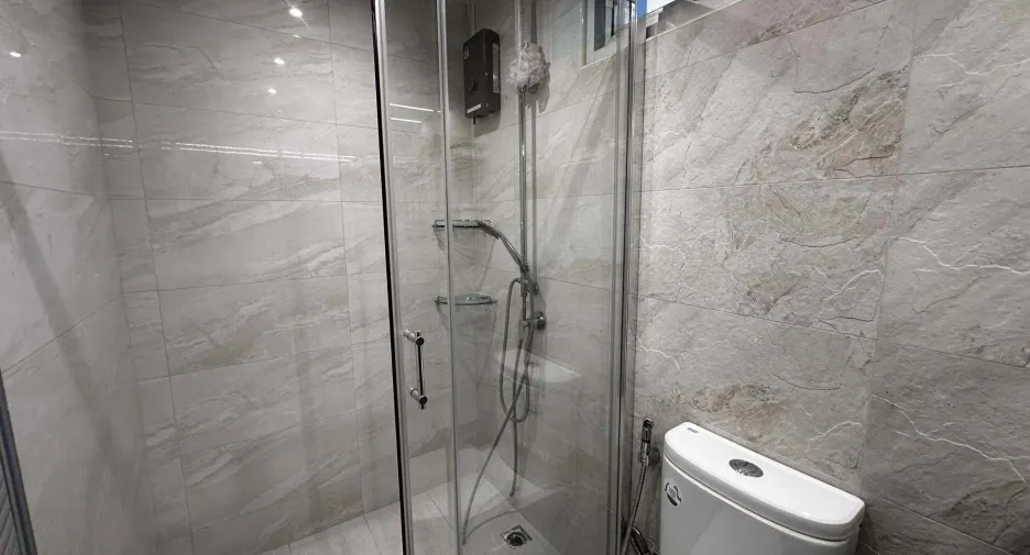 For rent 2 bedrooms condo in Yan Nawa, Bangkok