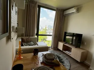 À louer 1 chambre condo à Phra Khanong, Bangkok