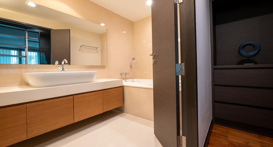 Wohnung zur Miete mit 3 Zimmer in Watthana, Bangkok