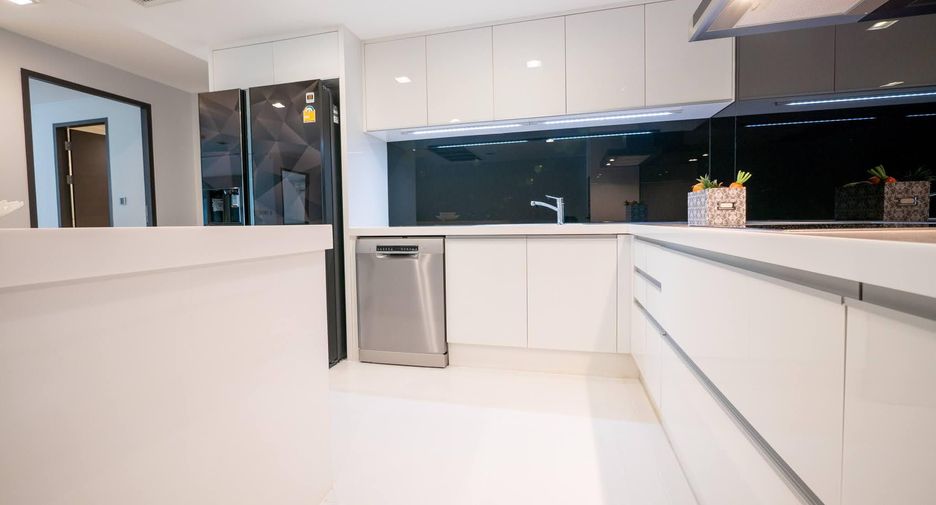 Wohnung zur Miete mit 3 Zimmer in Watthana, Bangkok