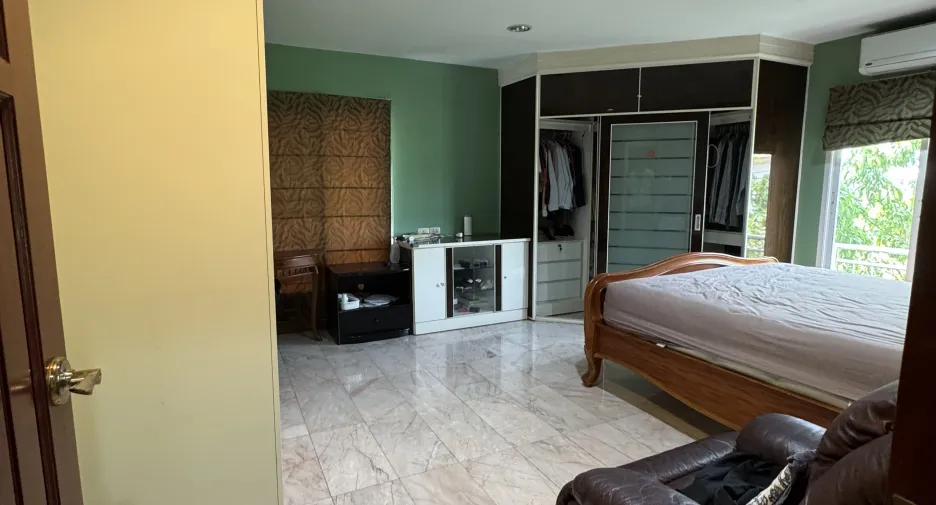 For sale and for rent 5 bedrooms house in Bang Bon, Bangkok