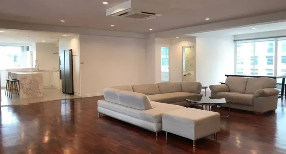 À louer 4 chambres appartement à Watthana, Bangkok
