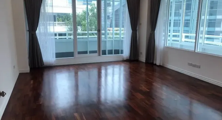À louer 4 chambres appartement à Watthana, Bangkok
