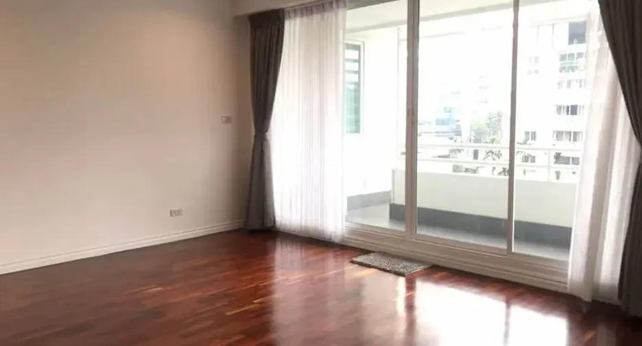 À louer 4 chambres appartement à Watthana, Bangkok