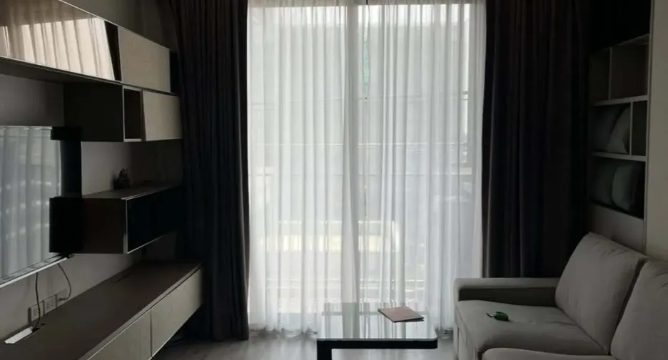 For rent 2 bedrooms condo in Huai Khwang, Bangkok