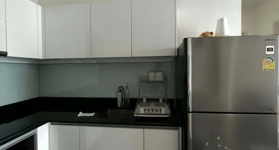 For rent 2 bedrooms condo in Huai Khwang, Bangkok