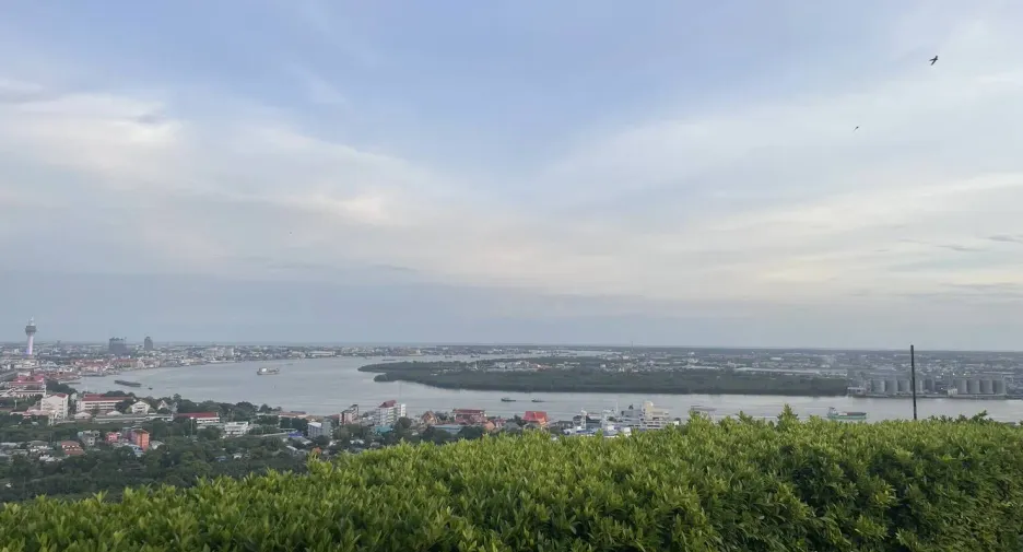 For sale 1 bed condo in Mueang Samut Prakan, Samut Prakan