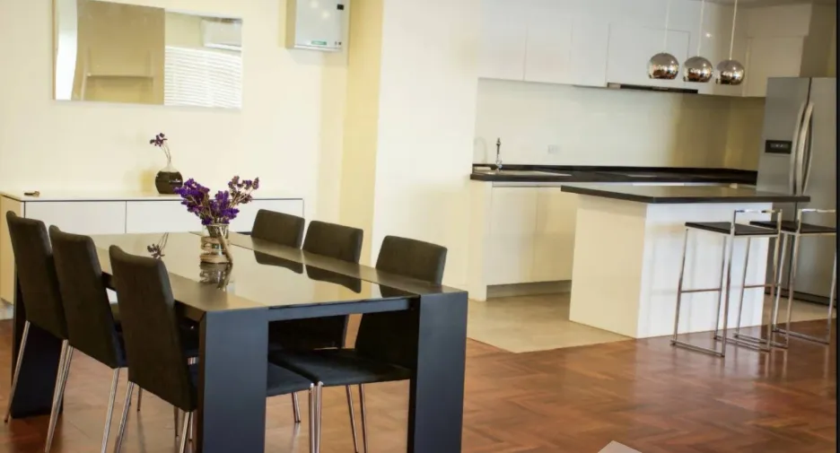 Apartamento en alquiler de 2 habitaciones en Bang Rak, Bangkok