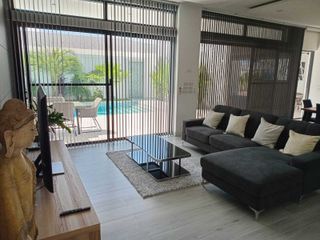 Villa en venta de 4 habitaciones en Mueang Phuket, Phuket