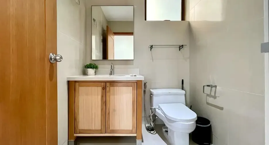 Wohnung zur Miete mit 2 Zimmer in Khlong Toei, Bangkok