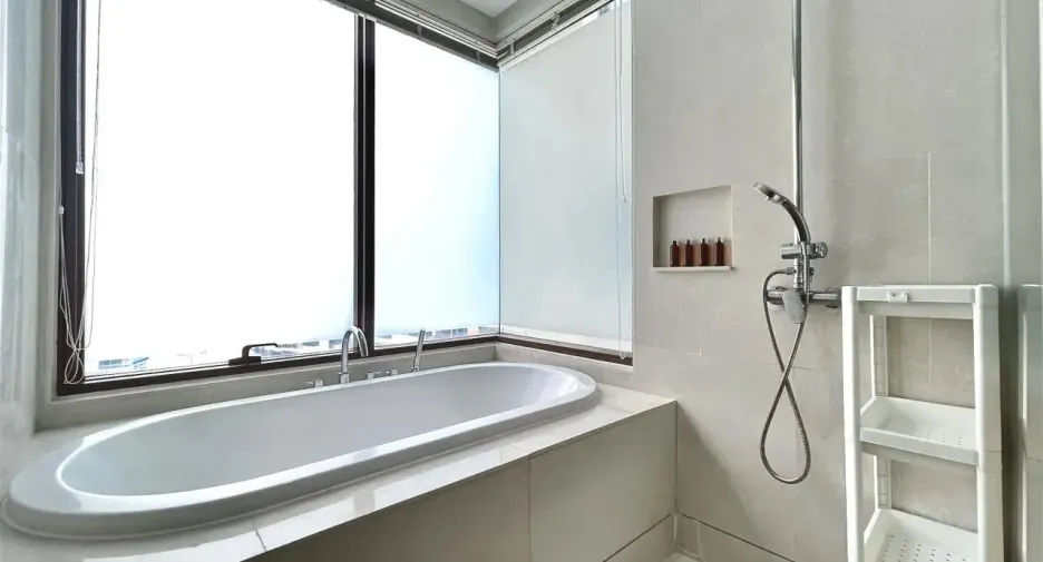 Wohnung zur Miete mit 2 Zimmer in Khlong Toei, Bangkok