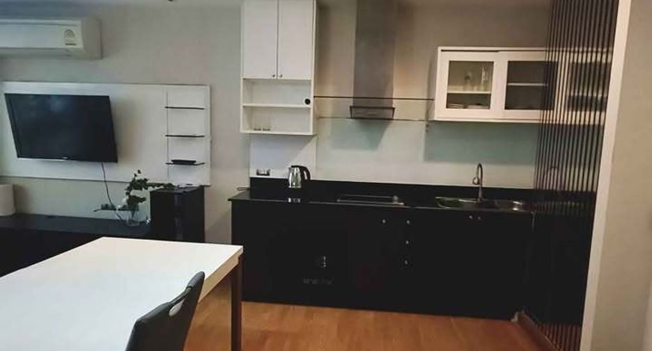 For rent 2 bedrooms condo in Phra Khanong, Bangkok