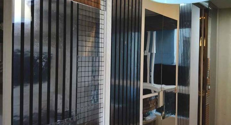 For rent 2 bedrooms condo in Phra Khanong, Bangkok