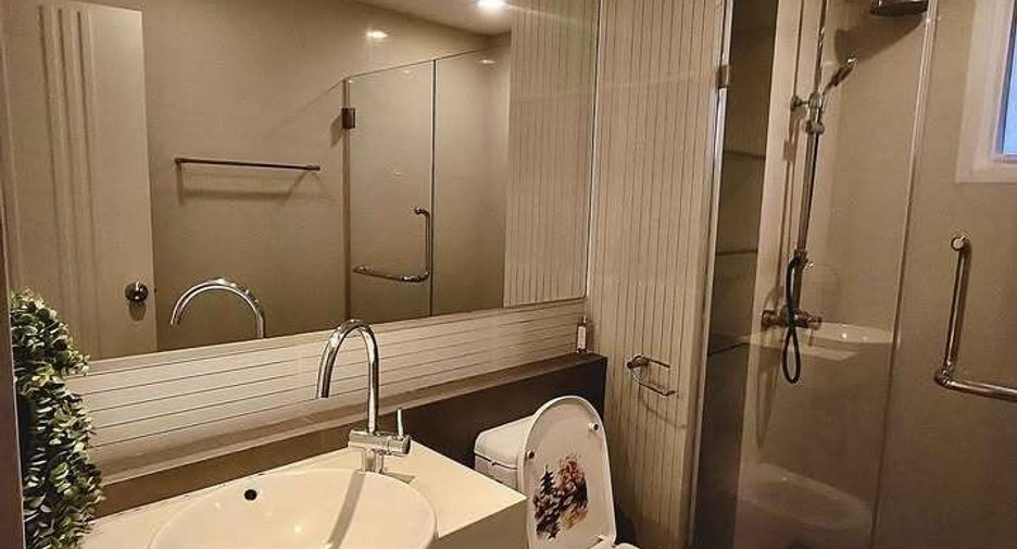 For rent 2 bedrooms condo in Phra Khanong, Bangkok