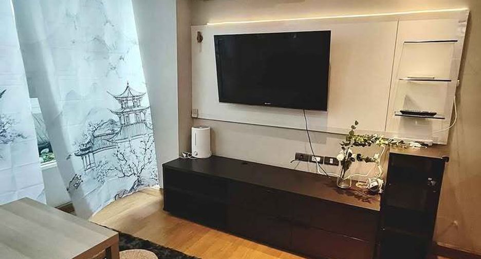 For rent 2 bedrooms condo in Phra Khanong, Bangkok