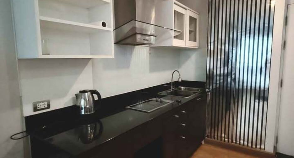 For rent 2 bedrooms condo in Phra Khanong, Bangkok